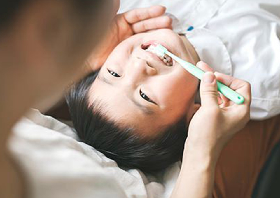 お子さまには仕上げ磨きを